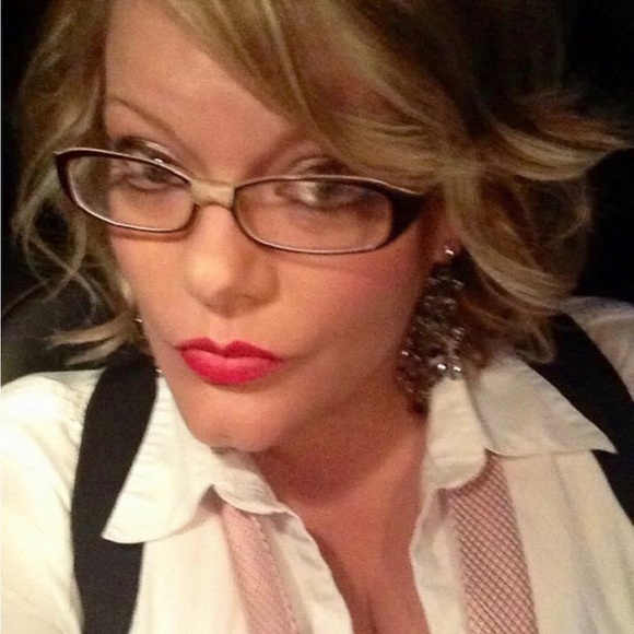 Meet your Posher, Gina - Picture 3 of 4